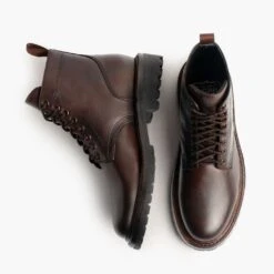 Hero | Mustang -Thursday Boots 1024x1024 Mens Hero Mustang 032125 Flatlay 9f3e368e d1f5 42d4 ae6a 172f151fd479