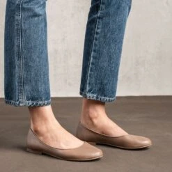 Feliz | Milk Coffee -Thursday Boots 1024x1024 Women Feliz MilkCoffee 042723 1