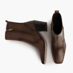 Soho Zip | Chocolate 13 Soho Zip | Chocolate -Thursday Boots 1024x1024 Women SohoZip Chocolate 031822 Flatlay