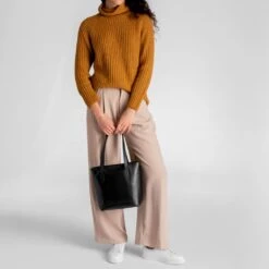 Everyday Tote | Black (S) (Zipper) -Thursday Boots 1024x1024 Womens EverydayTote Zip Black Small 110824 3