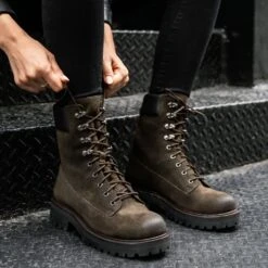 Explorer | Dark Olive Suede 14 Explorer | Dark Olive Suede -Thursday Boots 1024x1024 Womens Explorer DarkOlive 110923 2