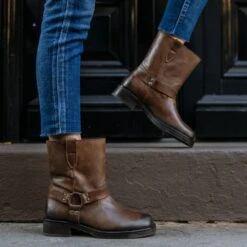 Outlaw | Light Tobacco -Thursday Boots 1024x1024 Womens Outlaw LightTobacco 111524 1