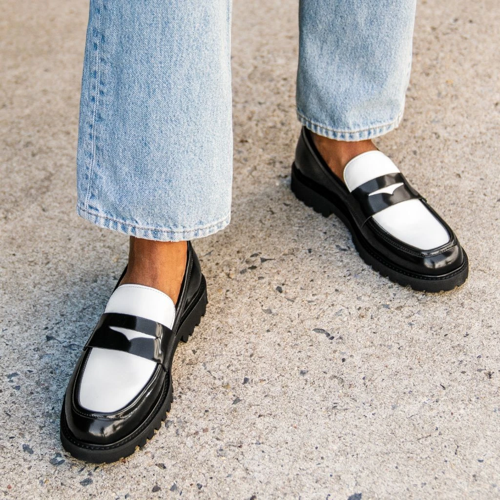 Penny | Black & White 9 Penny | Black & White - Image 7