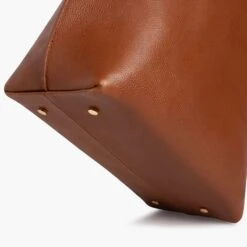 Dress Tote | Cuero 16 Dress Tote | Cuero -Thursday Boots 2048x2048 Womens DressTote Cuero 010225 BottomDetail